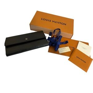 Louis Vuitton Monogram Long Wallet.